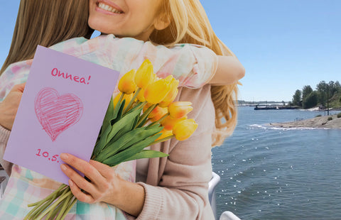 Äitienpäivän Brunssiristeily Kauppatorilta m/s Helsinki laivalla