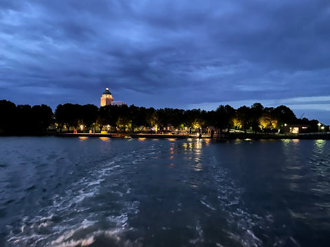 Die MEER & WILD Abendessen-Kreuzfahrt der M/S Natalia im September um 19:00 Uhr